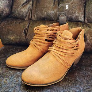 Time and Tru boot, size 8